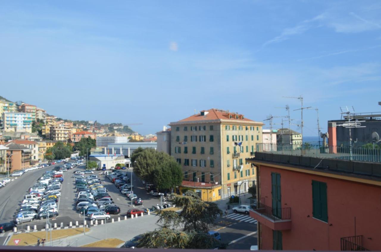 Genovese Villa Elena Appartamenti Varazze Exteriör bild