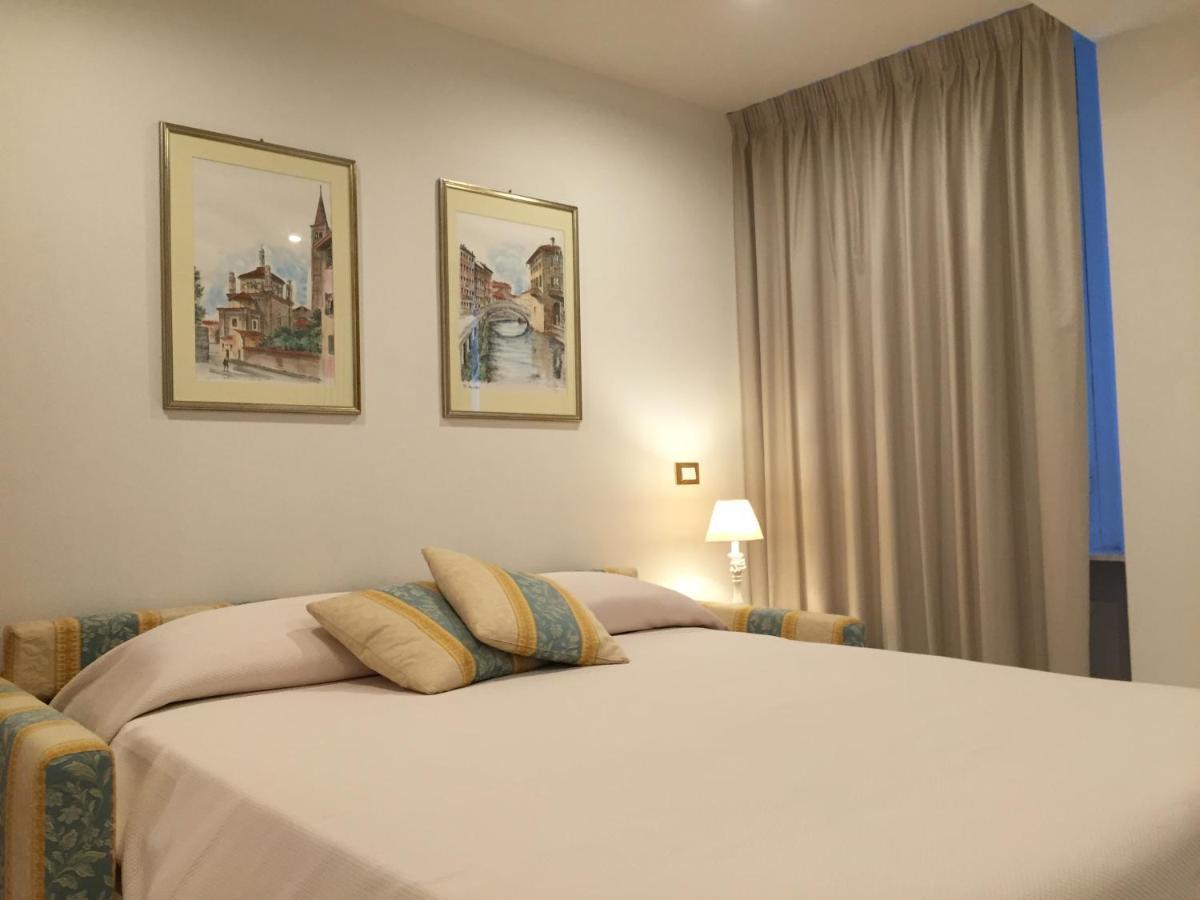 Genovese Villa Elena Appartamenti Varazze Exteriör bild