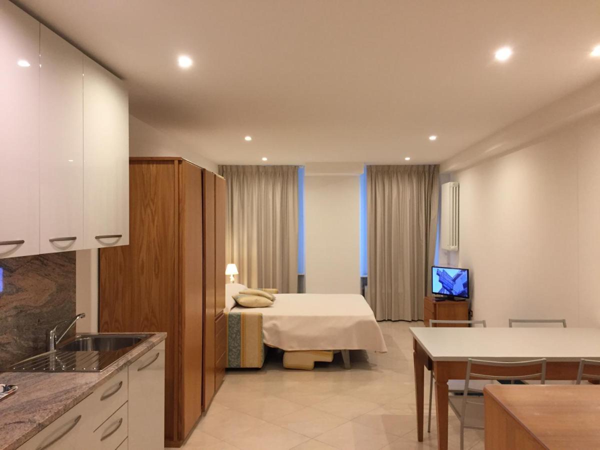 Genovese Villa Elena Appartamenti Varazze Exteriör bild